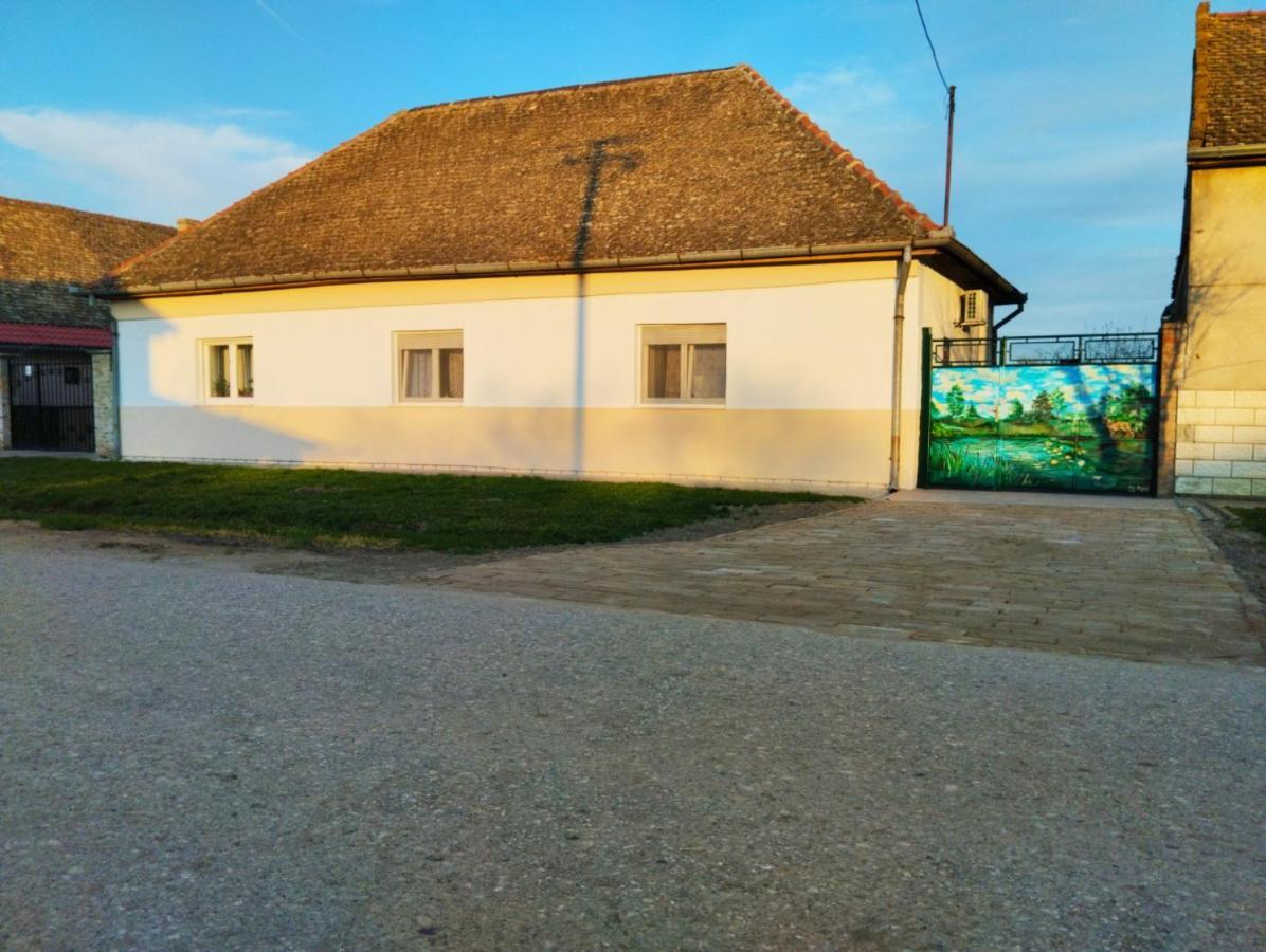 Apartman Katarina Backi Monostor Exterior photo