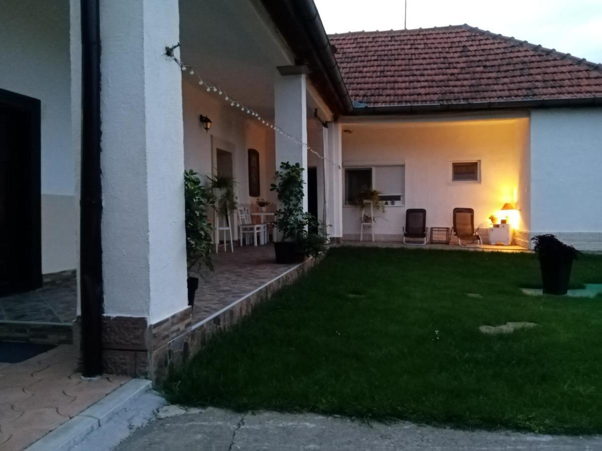 Apartman Katarina Backi Monostor Exterior photo